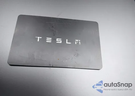 2023 Tesla Model Y Awd/Long Range Dual Motor All-Wheel Drive z USA, uszkodzony, nr VIN 7SAYGDEE6PA164777